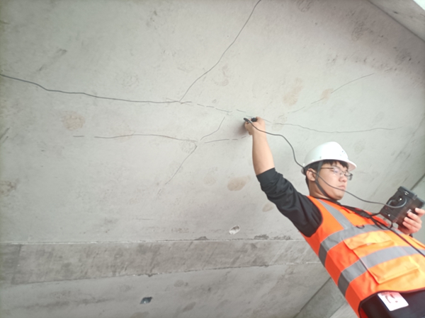 房屋楼板裂缝检测鉴定